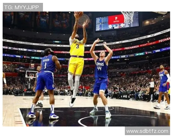 2003年湖人对决爵士的经典对抗赛回顾与精彩瞬间分析