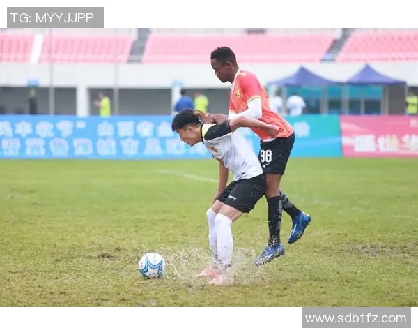 天皇杯决战浦和红钻与鹿岛鹿角激烈对抗展现足球魅力 天皇杯决战浦和红钻与鹿岛鹿角激烈对抗展现足球魅力